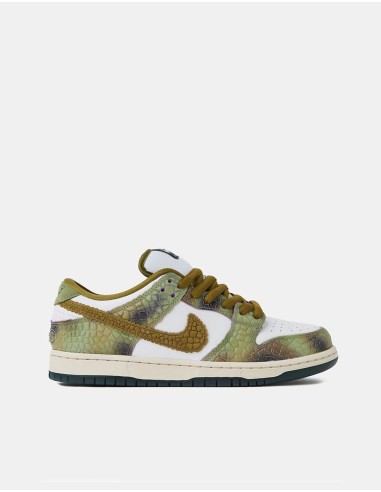 Nike SB 'Alexis Chameleon' Dunk Low Pro QS Skate Shoes - Oil Green/Desert Moss-White de France