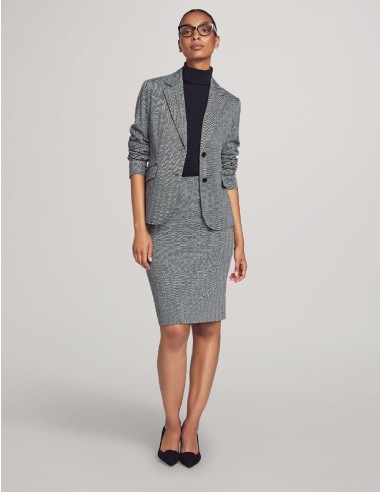 Executive Collection Two Button Jacket With Pants and Skirt s'inspire de l'anatomie humaine